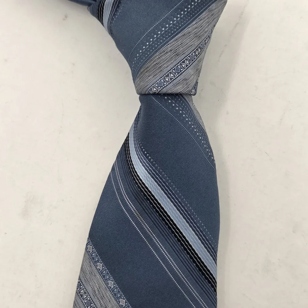 VINTAGE Don Loper Beverly Hills California Blue Stripes 100% Polyester Necktie